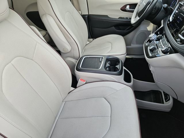Used 2020 Chrysler Pacifica Limited image 15