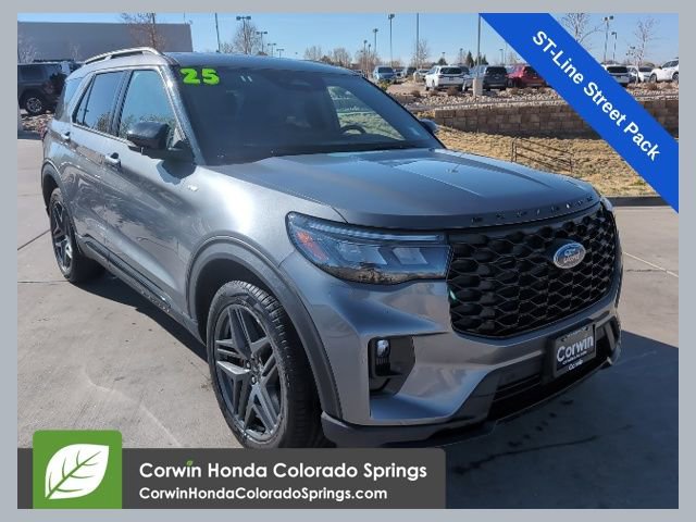 Used 2025 Ford Explorer ST-Line w/ ST-Line Street Pack image 1