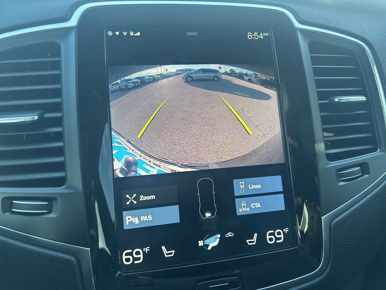 Used 2022 Volvo XC90 T6 Momentum w/ Climate Package image 15