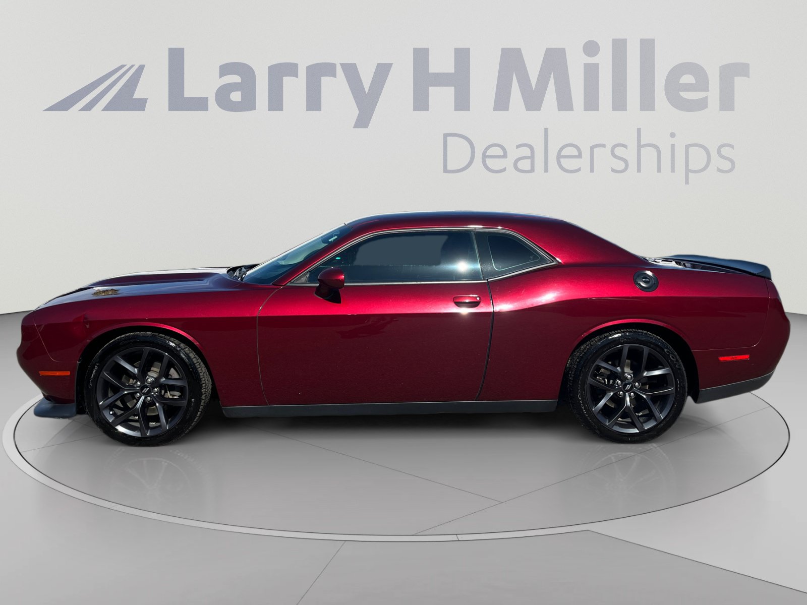 Used 2019 Dodge Challenger GT w/ Blacktop Package RWD image 2