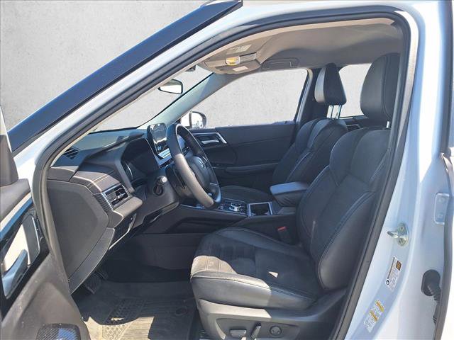 Used 2023 Mitsubishi Outlander SE FWD image 10