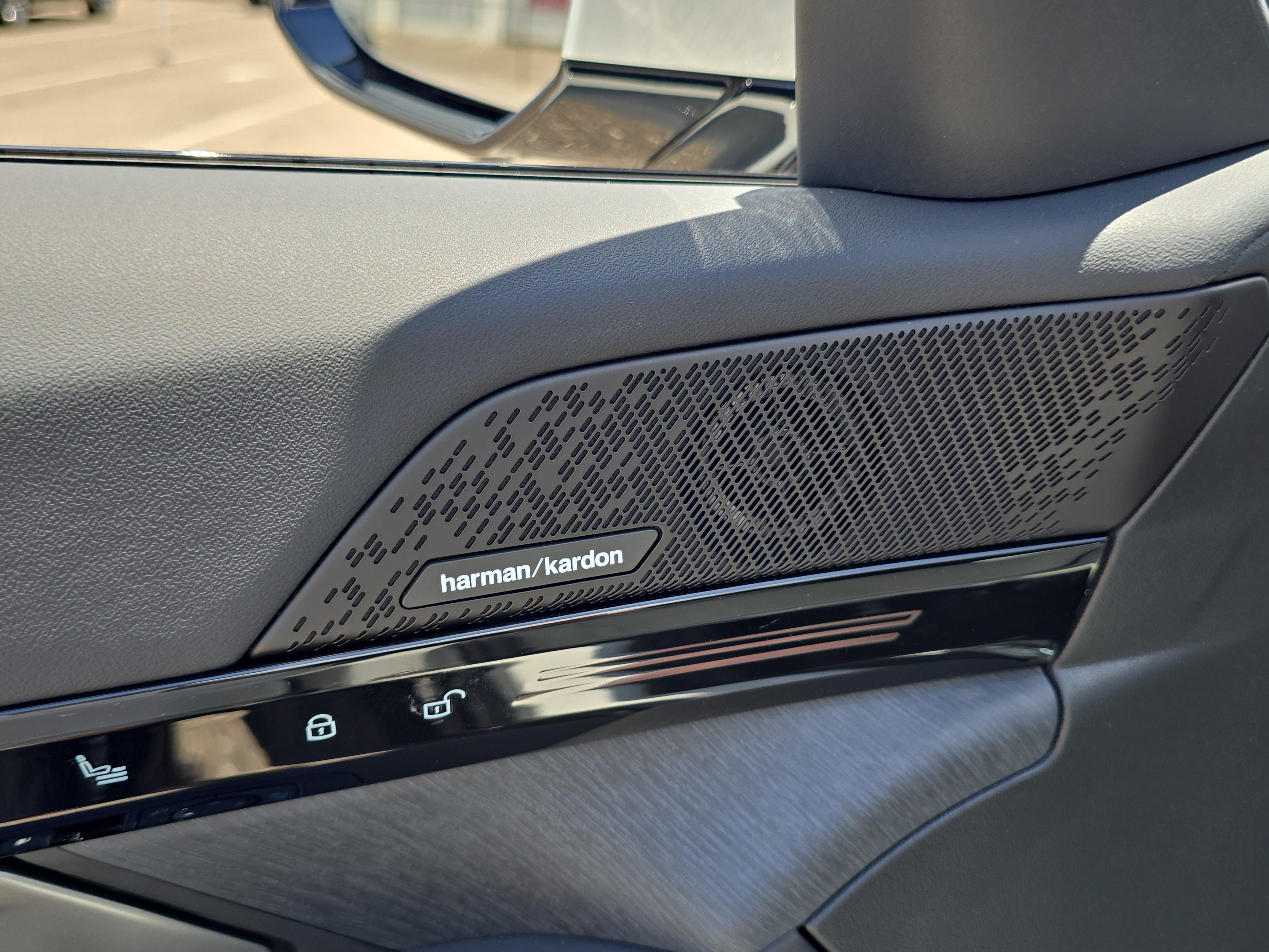 New 2026 BMW 530i xDrive w/ M Sport Package image 18