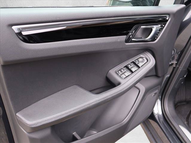 Used 2025 Porsche Macan S AWD/4WD image 12