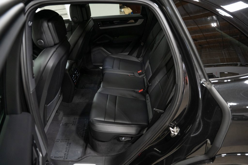 Used 2024 Porsche Cayenne image 22