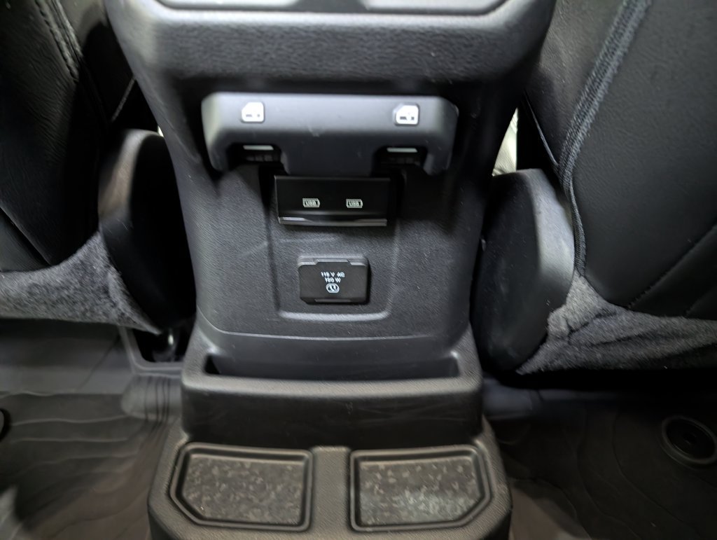 Used 2023 Jeep Wrangler Unlimited Sahara w/ Cold Weather Group AWD/4WD image 11