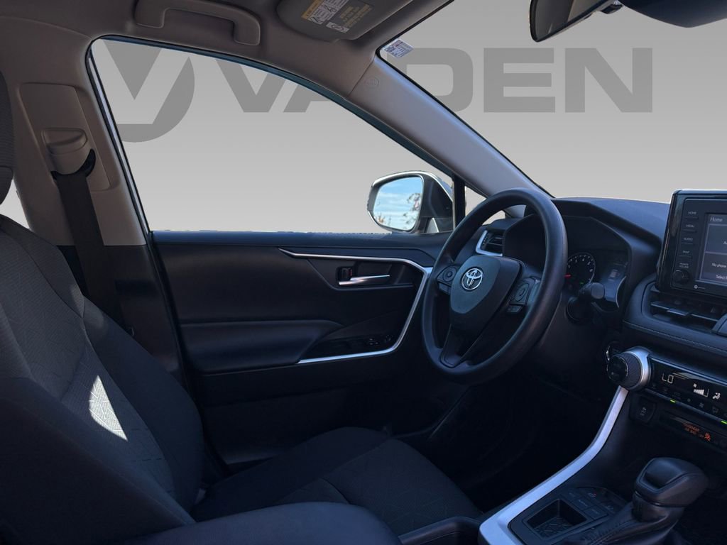 Used 2021 Toyota RAV4 XLE image 8