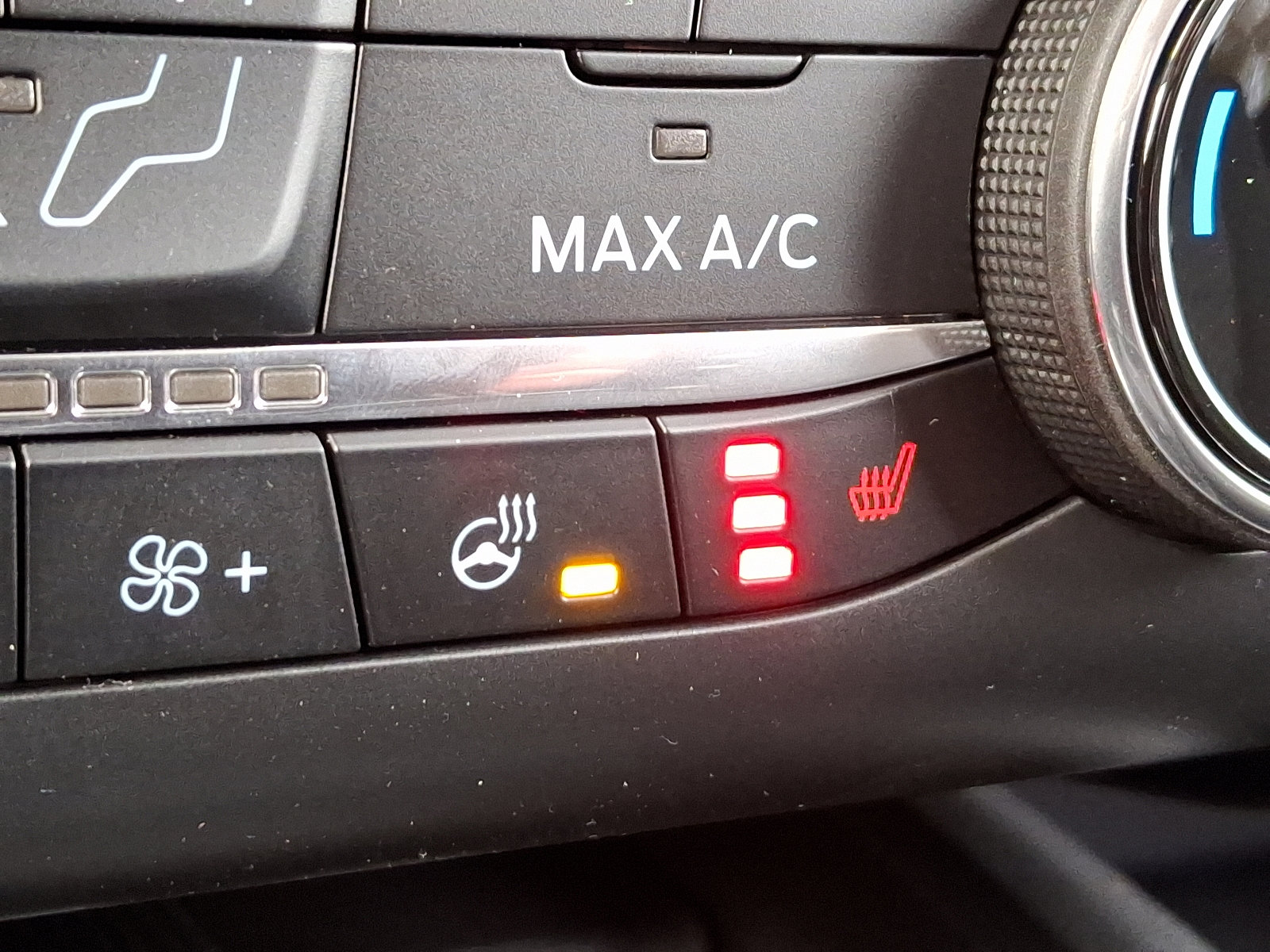 New 2025 Ford Escape Active w/ Cold Weather Package image 17