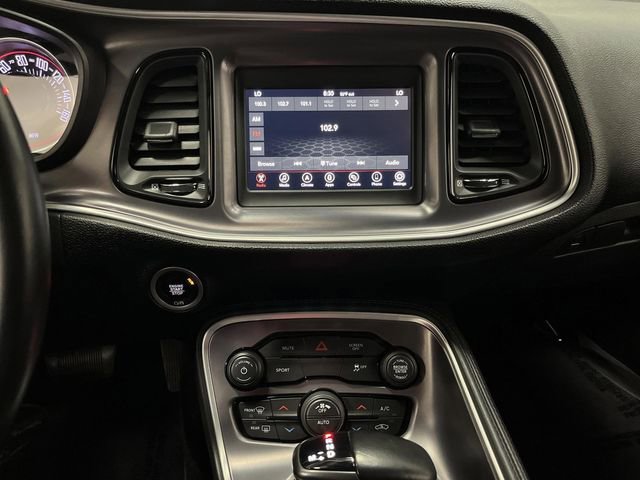 Used 2021 Dodge Challenger SXT image 7