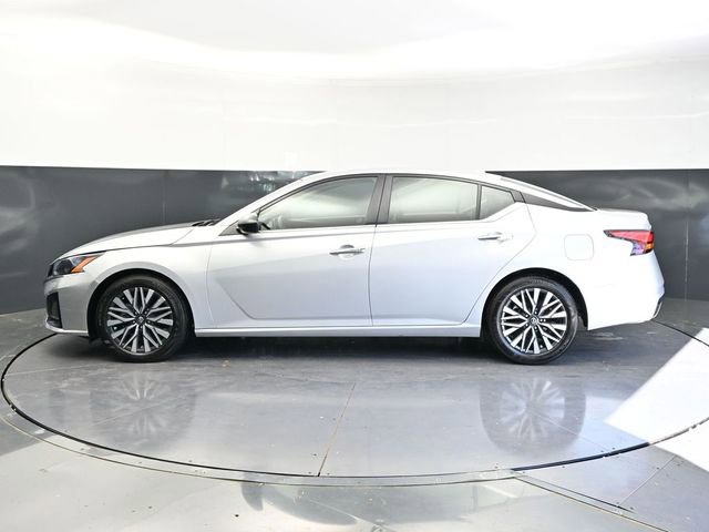 Used 2024 Nissan Altima 2.5 SV image 8