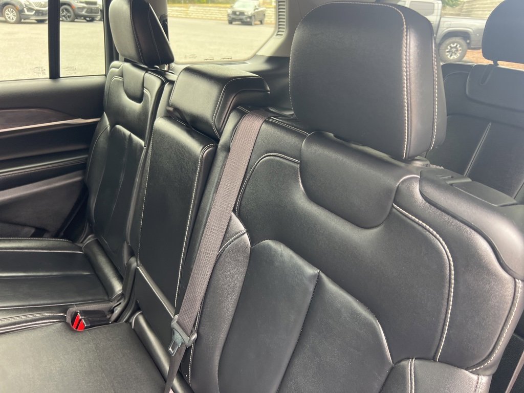 Used 2022 Jeep Grand Cherokee L Limited image 24