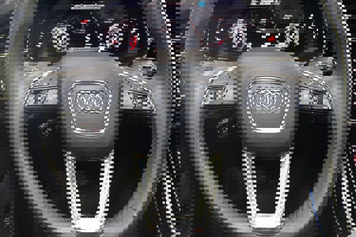 Used 2019 Audi Q8 Prestige image 36