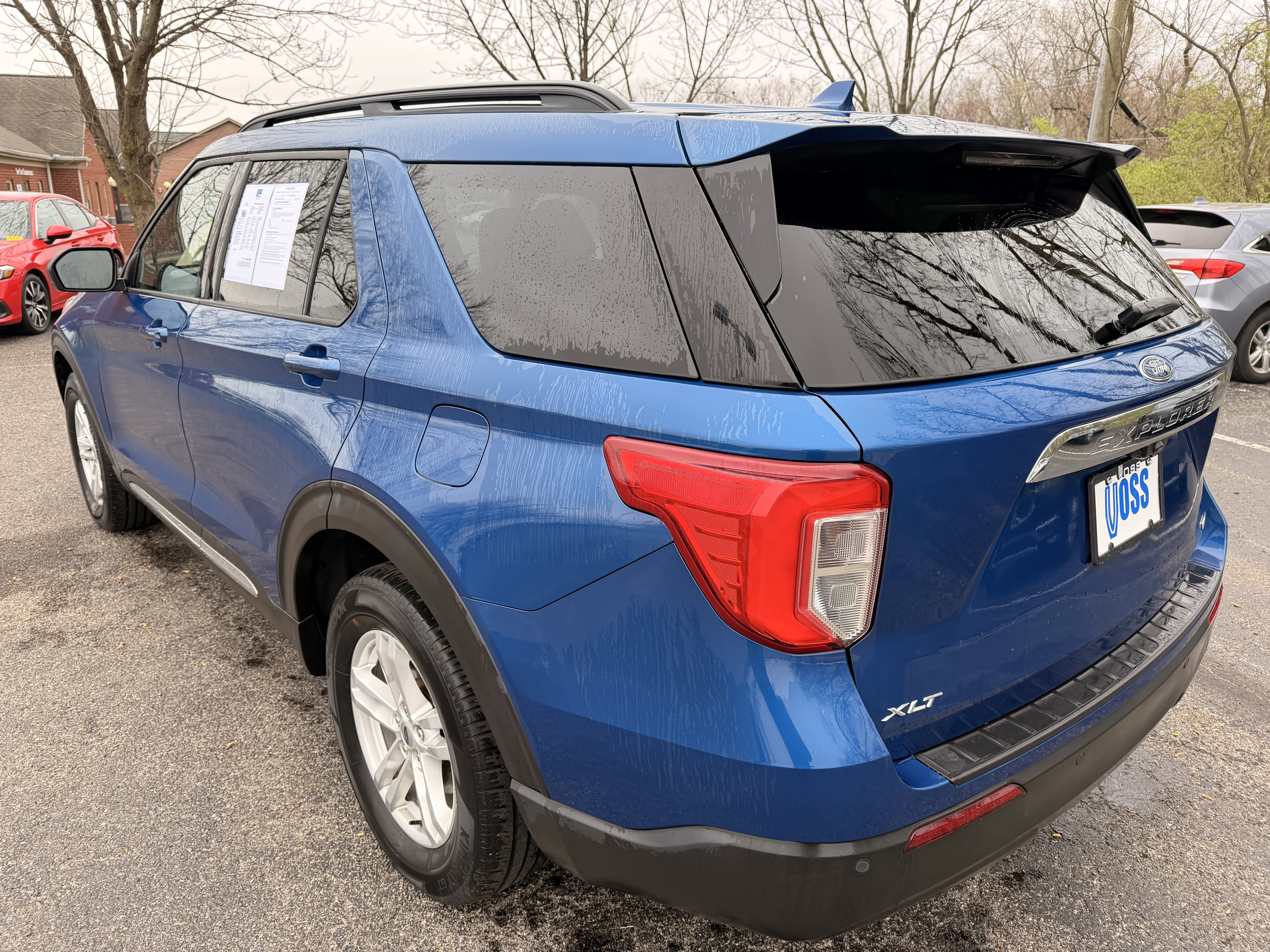Used 2020 Ford Explorer XLT image 5