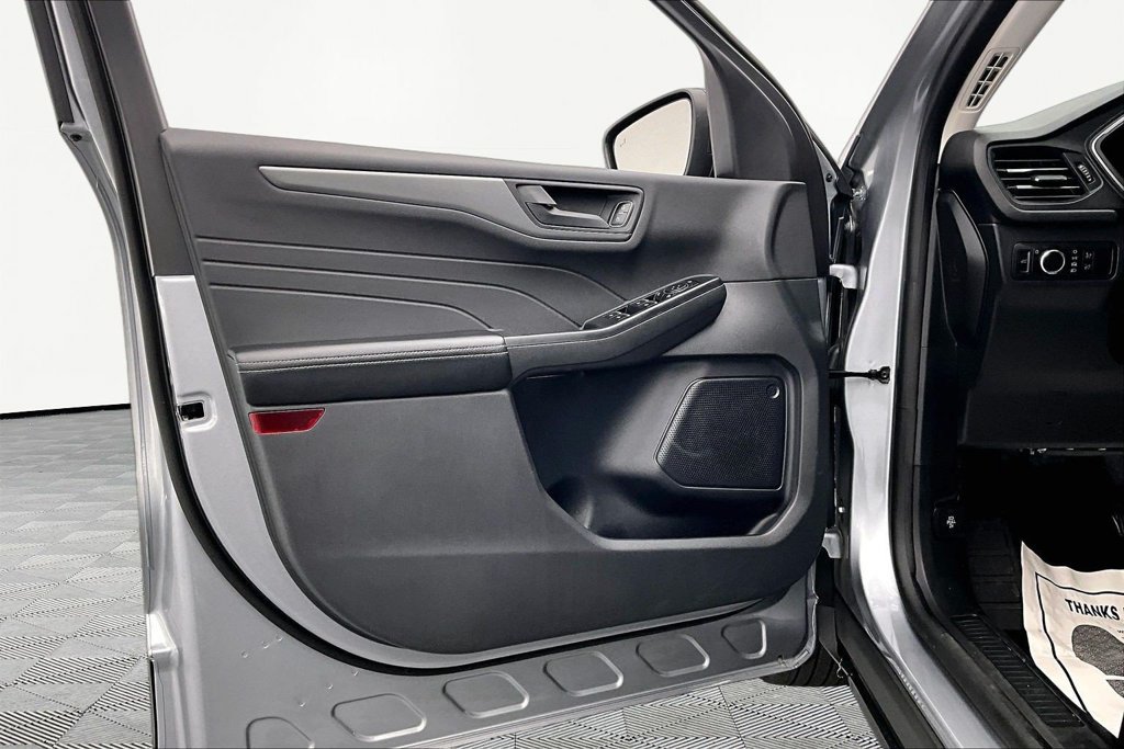 Certified 2023 Ford Escape Active AWD/4WD image 23