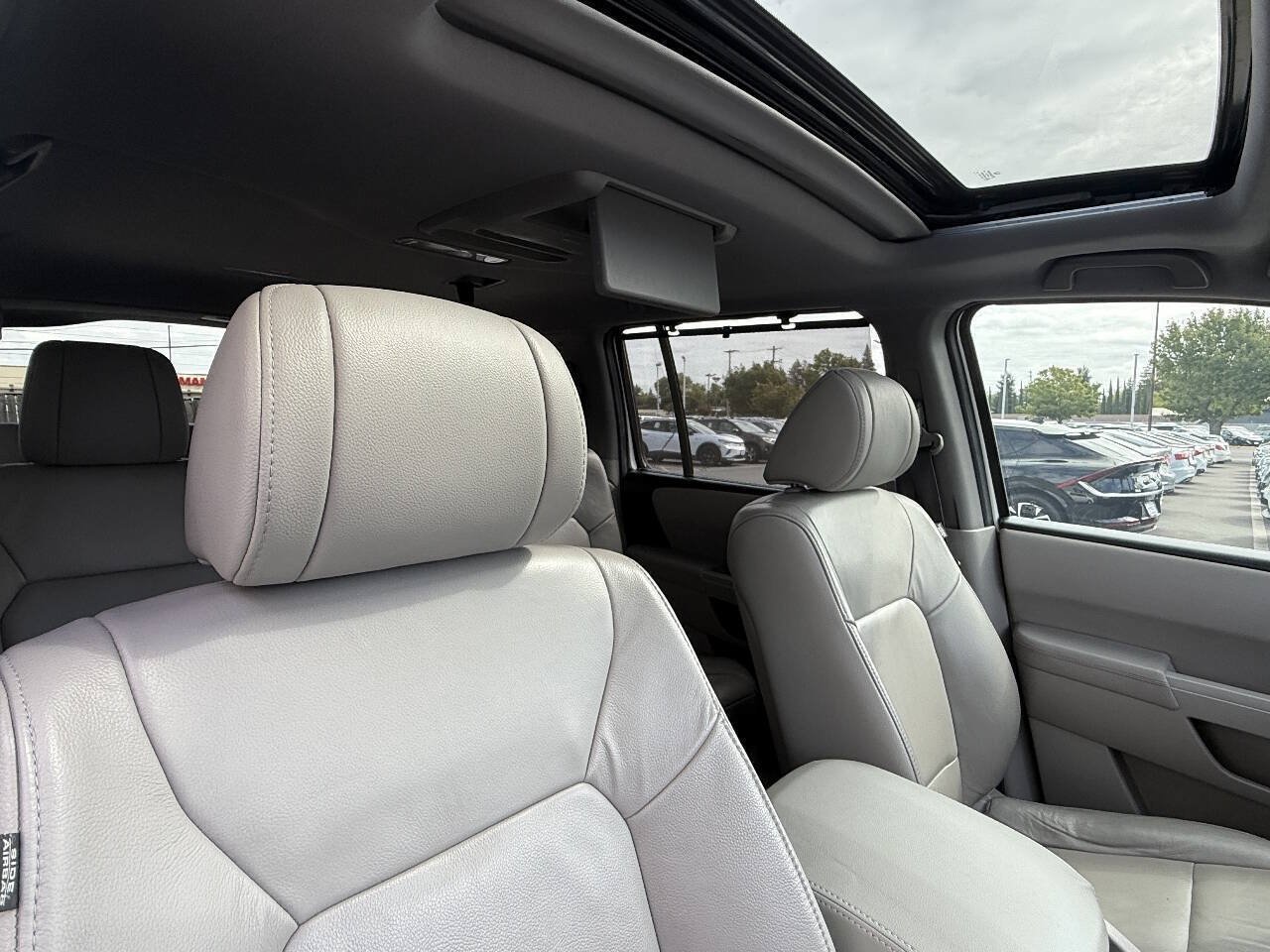 Used 2015 Honda Pilot Touring image 26