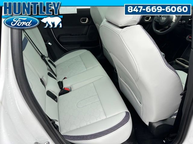 Used 2025 MINI Cooper 4-Door Hardtop image 10