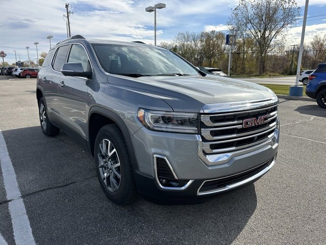 Used 2023 GMC Acadia SLT w/ Technology Package image 4