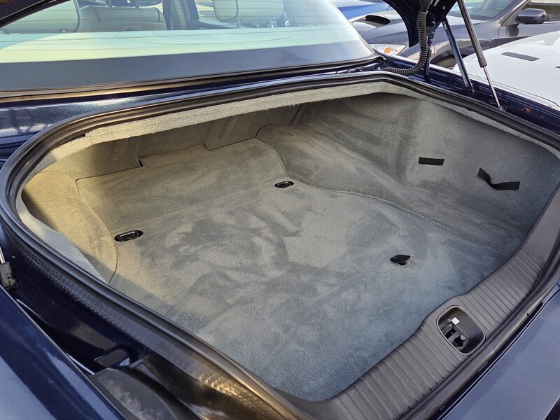 Used 2006 Jaguar XJ8 image 9