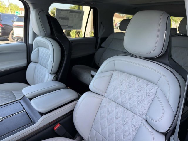 New 2026 Lincoln Navigator Black Label image 13