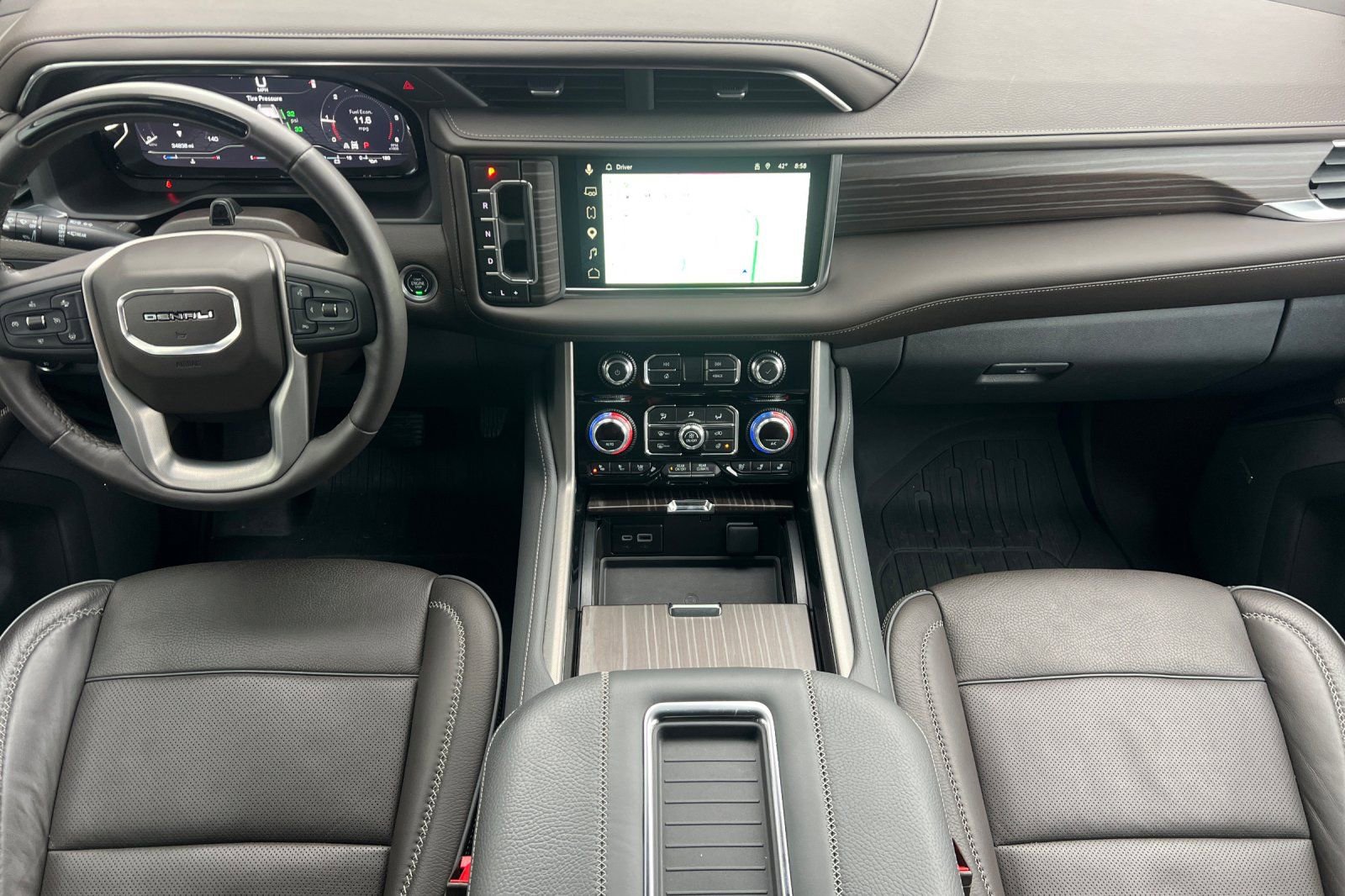 Used 2024 GMC Yukon Denali w/ Advanced Technology Package image 14