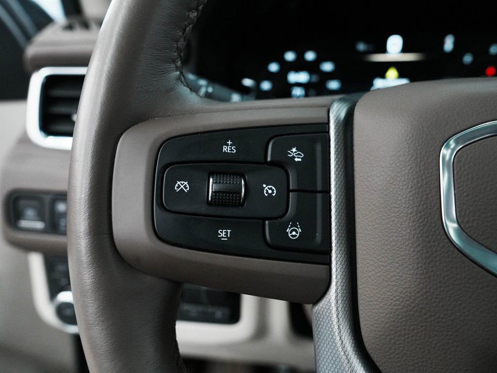 Used 2024 GMC Yukon XL Denali w/ Advanced Technology Package image 22