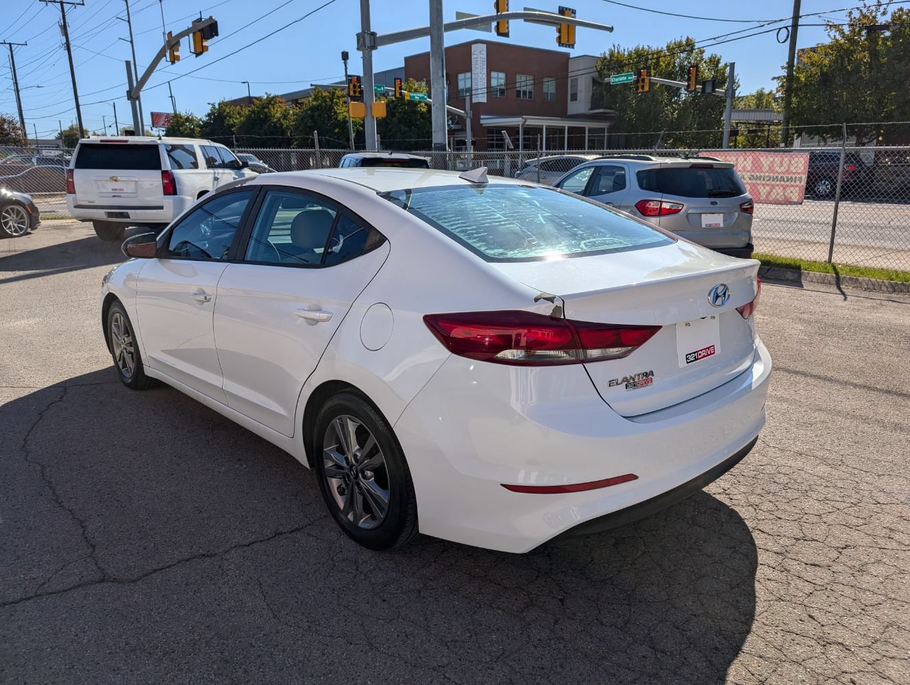 Used 2017 Hyundai Elantra SE FWD image 8