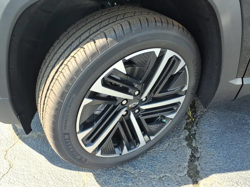 New 2027 Chevrolet Equinox RS w/ Safety and Technology Package AWD/4WD image 16