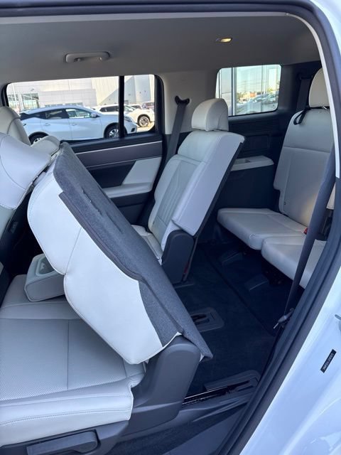 Used 2025 Hyundai Santa Fe SEL AWD/4WD image 7