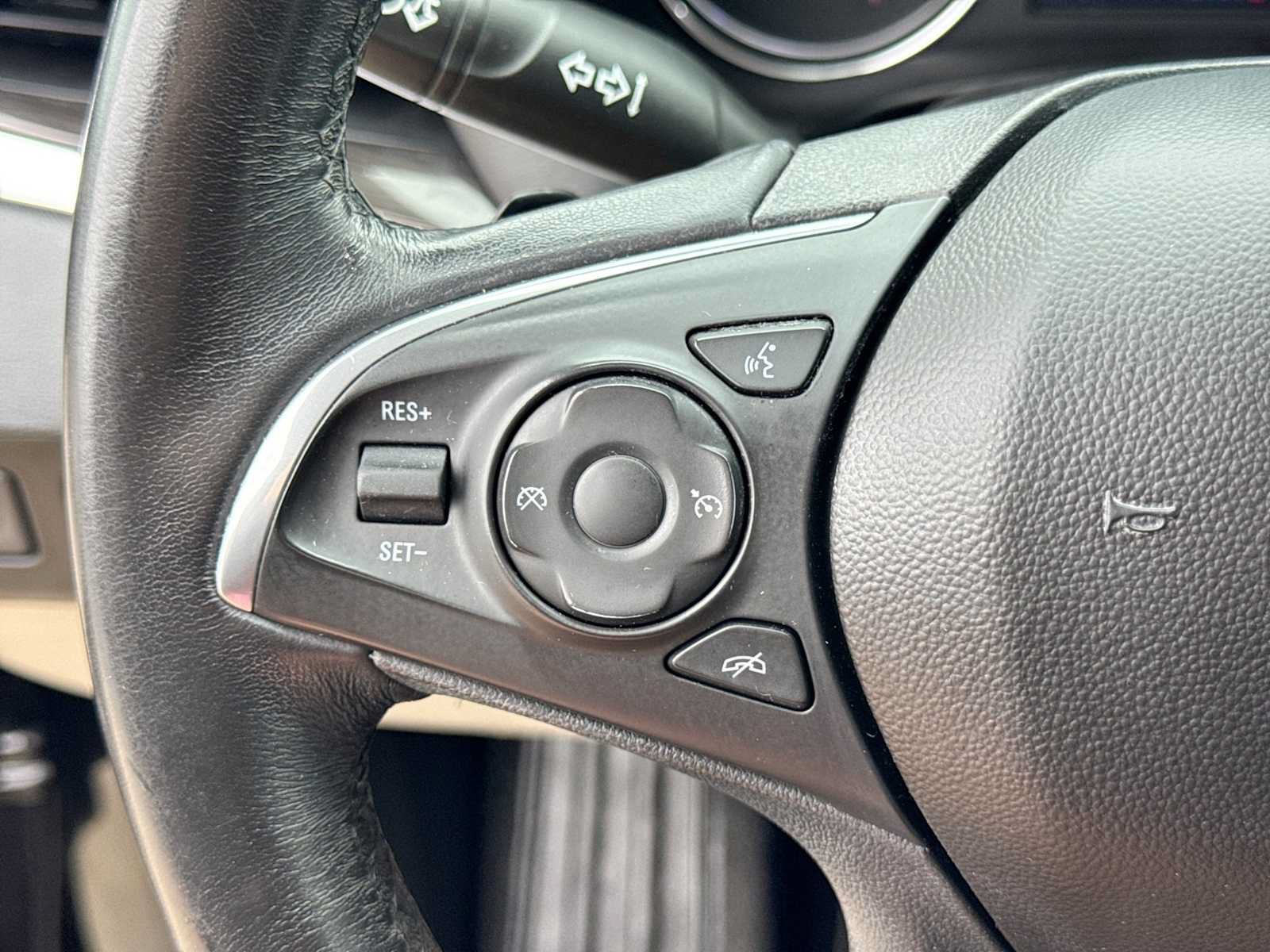 Used 2020 Buick Enclave Essence FWD image 20