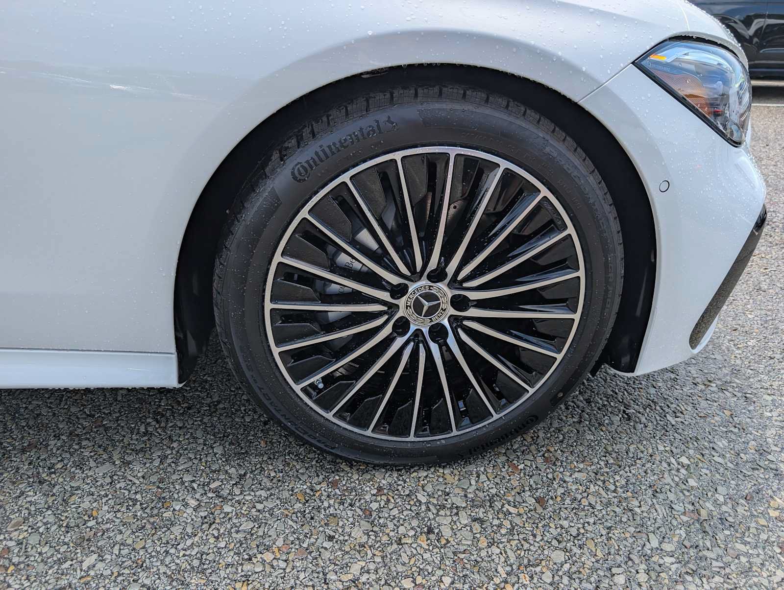 New 2026 Mercedes-Benz CLE 300 4MATIC Coupe image 3