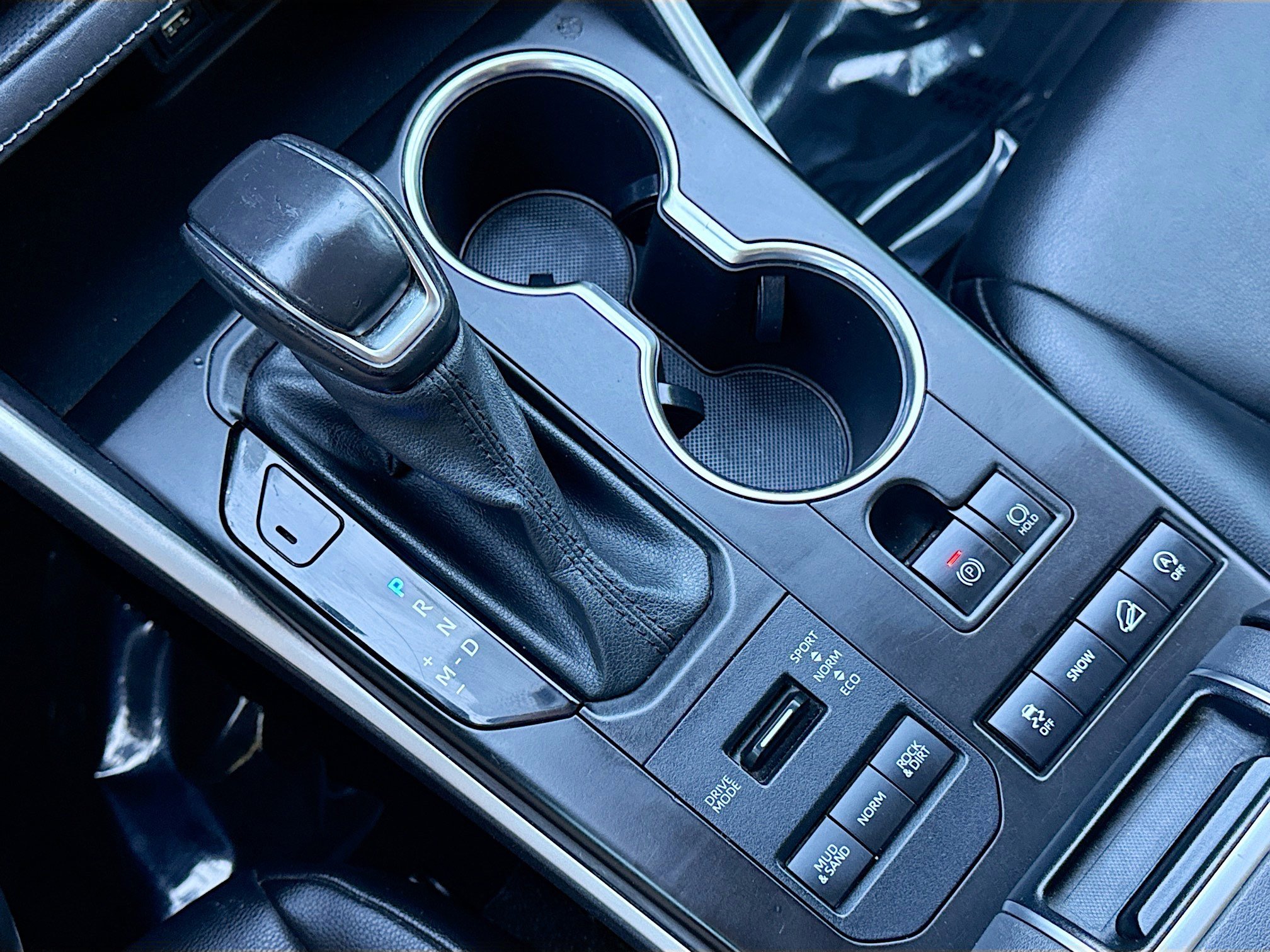 Used 2020 Toyota Highlander XLE image 30