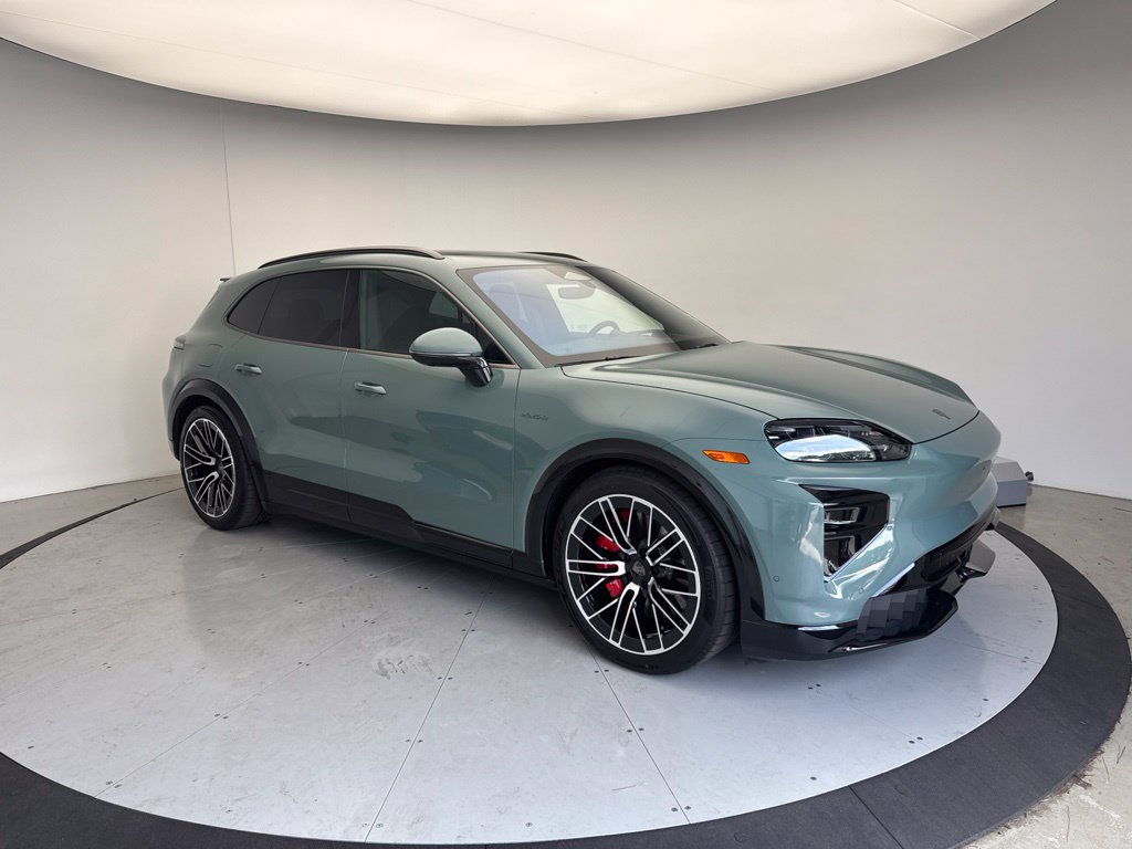 New 2026 Porsche Cayenne Turbo AWD/4WD image 24