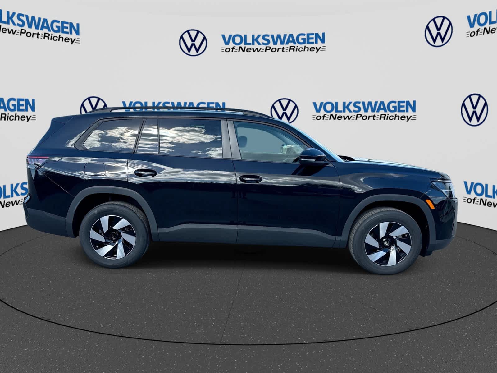 New 2027 Volkswagen Atlas SE FWD image 15