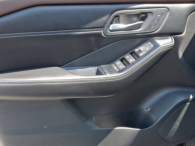 Used 2023 Nissan Rogue SL w/ SL Premium Package AWD/4WD image 14