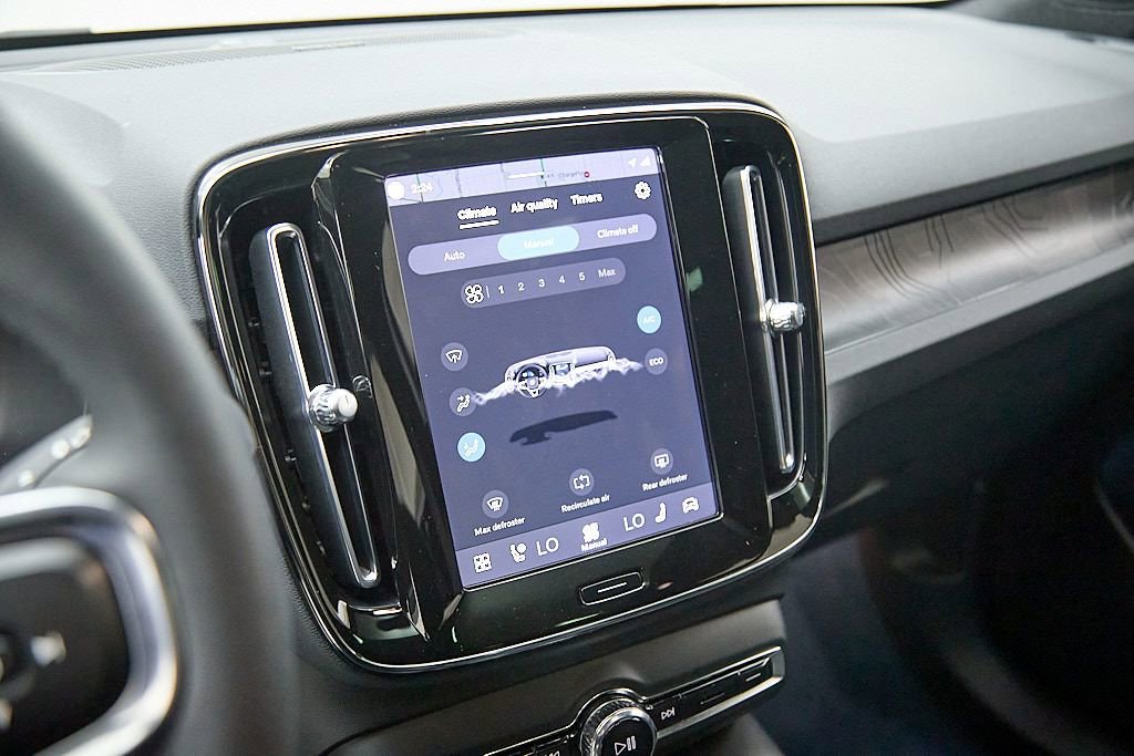 Certified 2023 Volvo C40 P8 Recharge Ultimate image 15