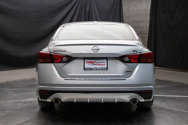 Used 2025 Nissan Altima 2.5 S FWD image 12