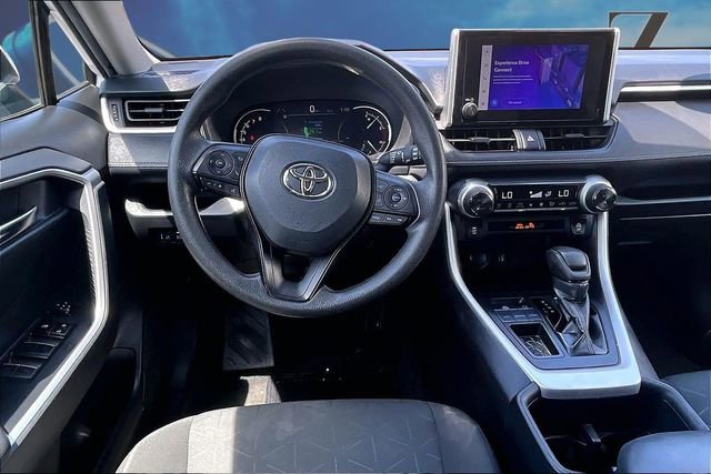 Used 2024 Toyota RAV4 XLE FWD image 5