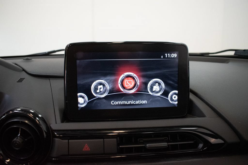 Used 2021 MAZDA MX-5 Miata Club RWD image 15