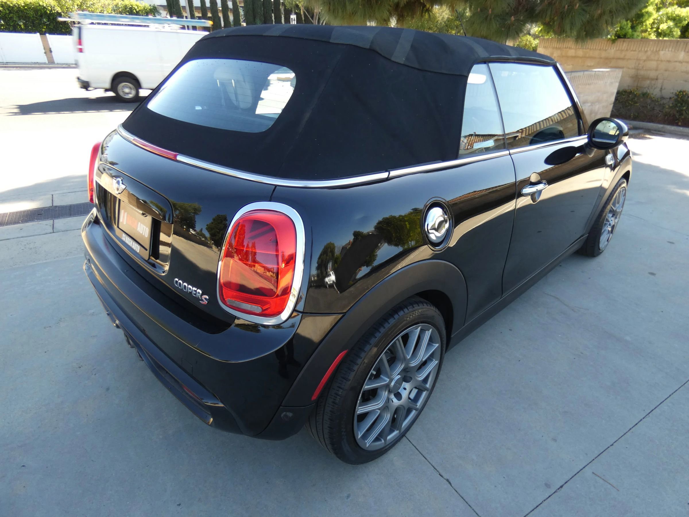 Used 2018 MINI Cooper S image 65
