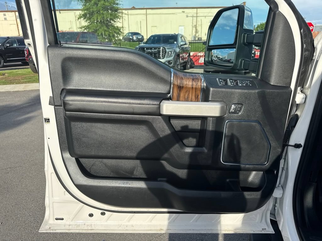 Used 2018 Ford F150 Lariat w/ Equipment Group 502A Luxury AWD/4WD image 9