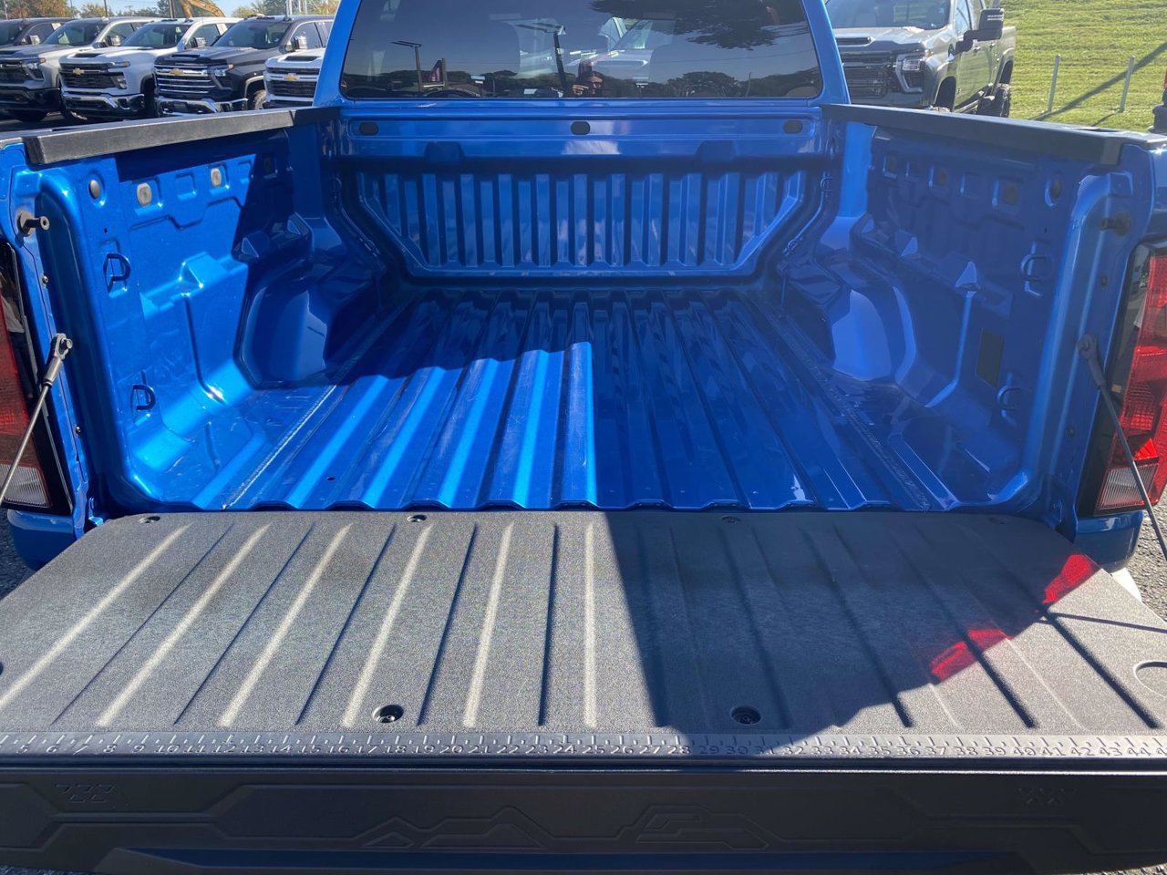 Used 2024 Chevrolet Colorado LT RWD image 17