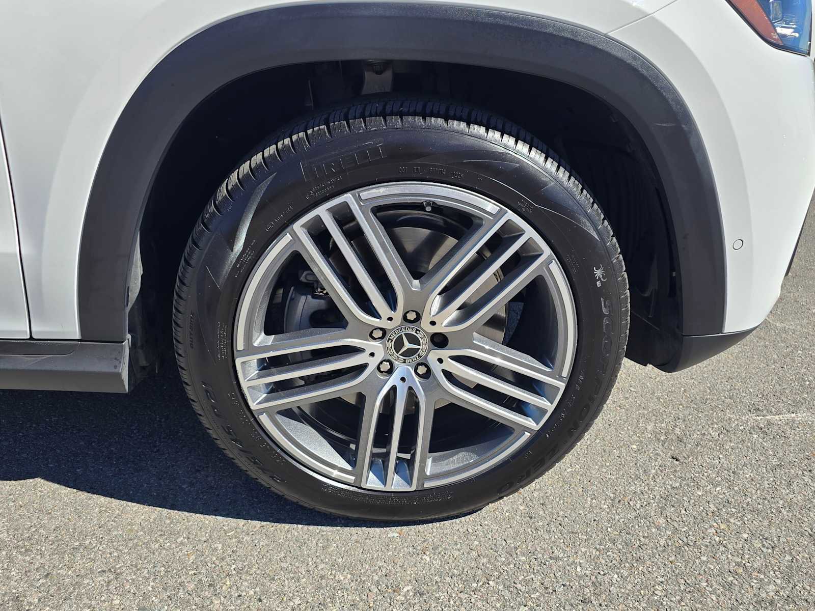 Used 2026 Mercedes-Benz GLS 450 4MATIC image 10