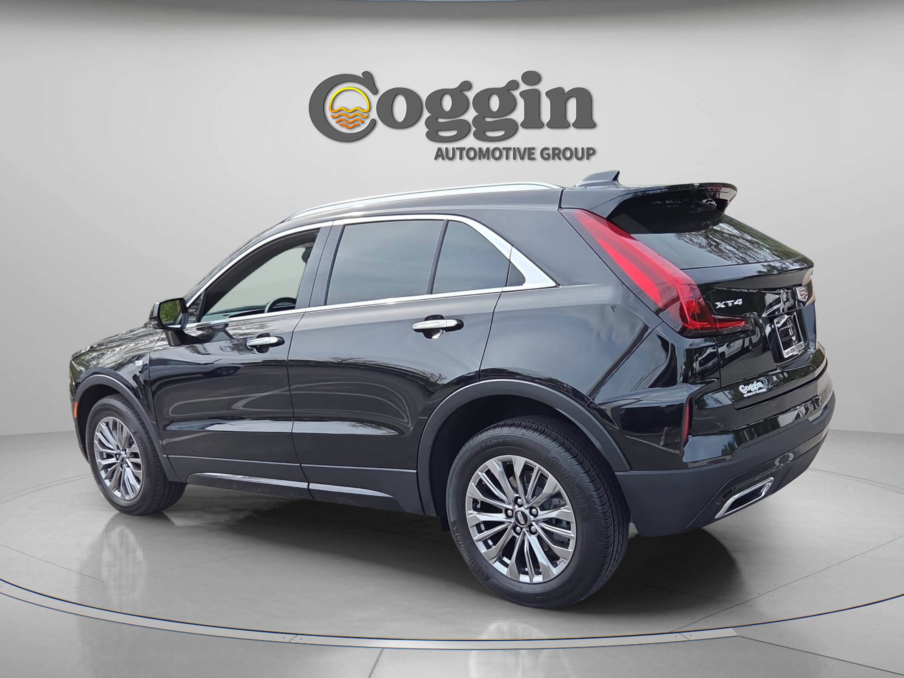Used 2024 Cadillac XT4 Premium Luxury w/ Cold Weather Package image 6