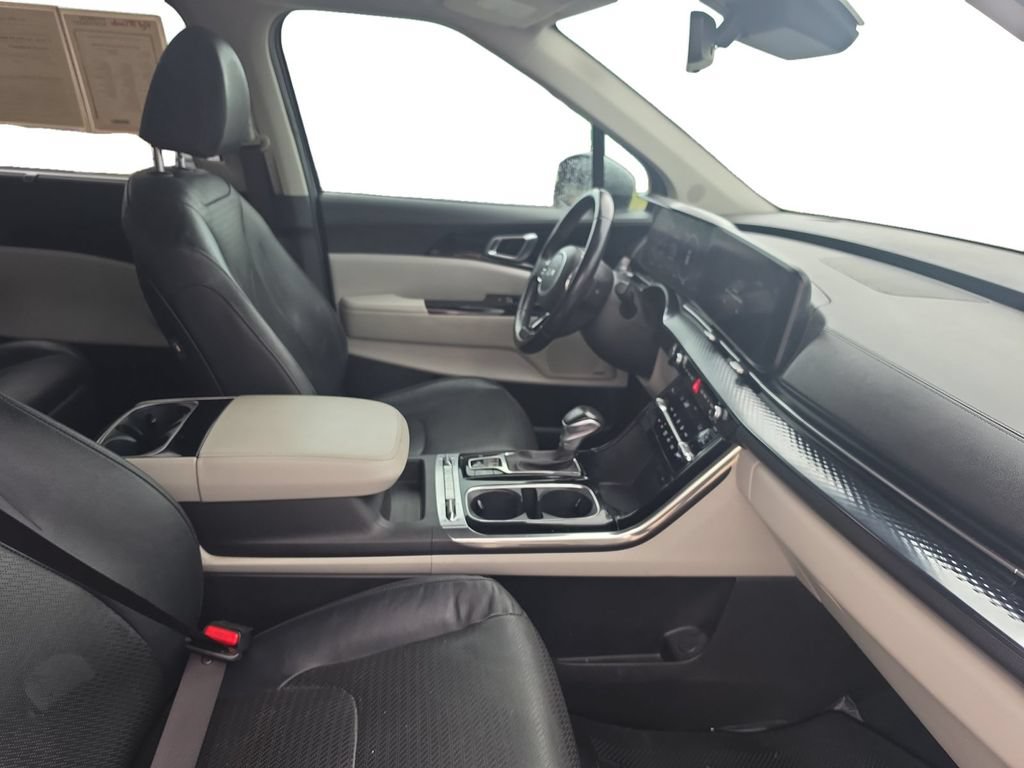 Used 2023 Kia Carnival SX Prestige FWD image 18