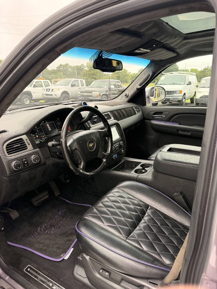 Used 2007 Chevrolet Avalanche LT AWD/4WD image 6