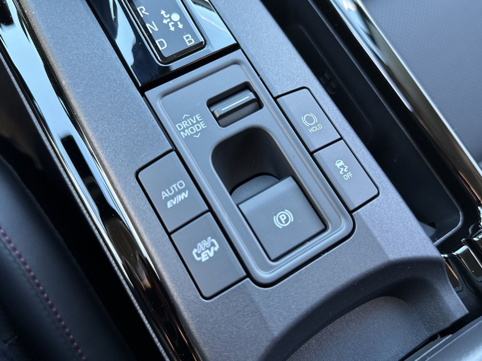 New 2026 Toyota Prius Plug-In Hybrid FWD image 31