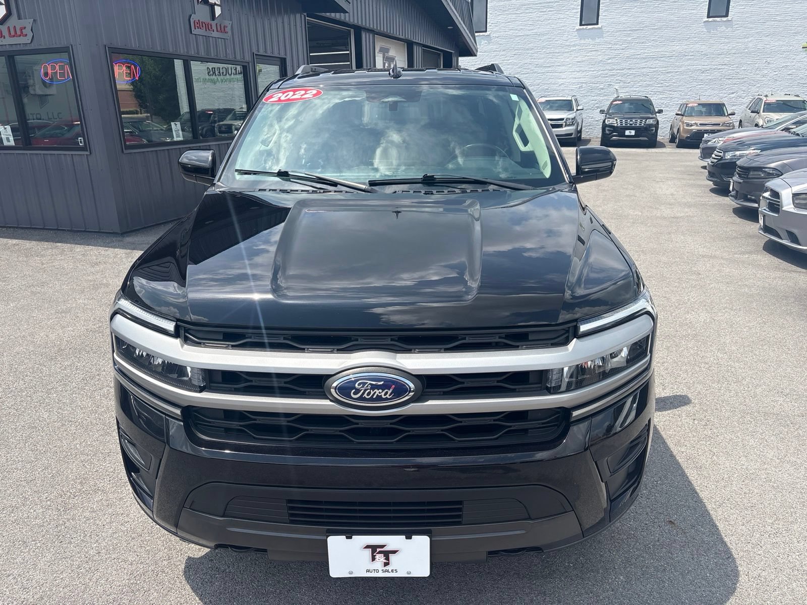 Used 2022 Ford Expedition Max XLT AWD/4WD image 9