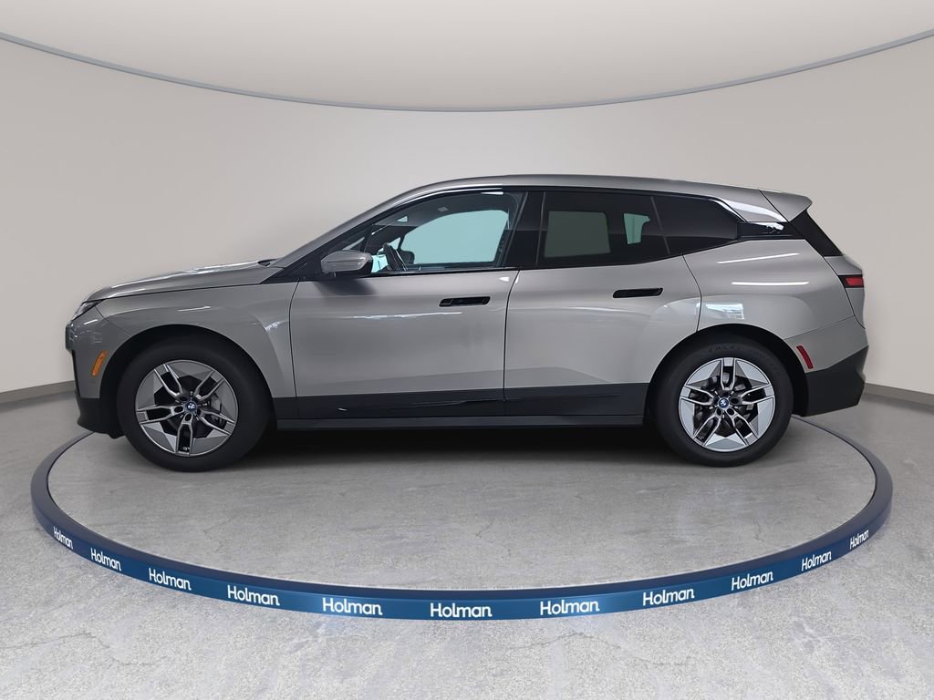 Used 2023 BMW iX xDrive50 image 11