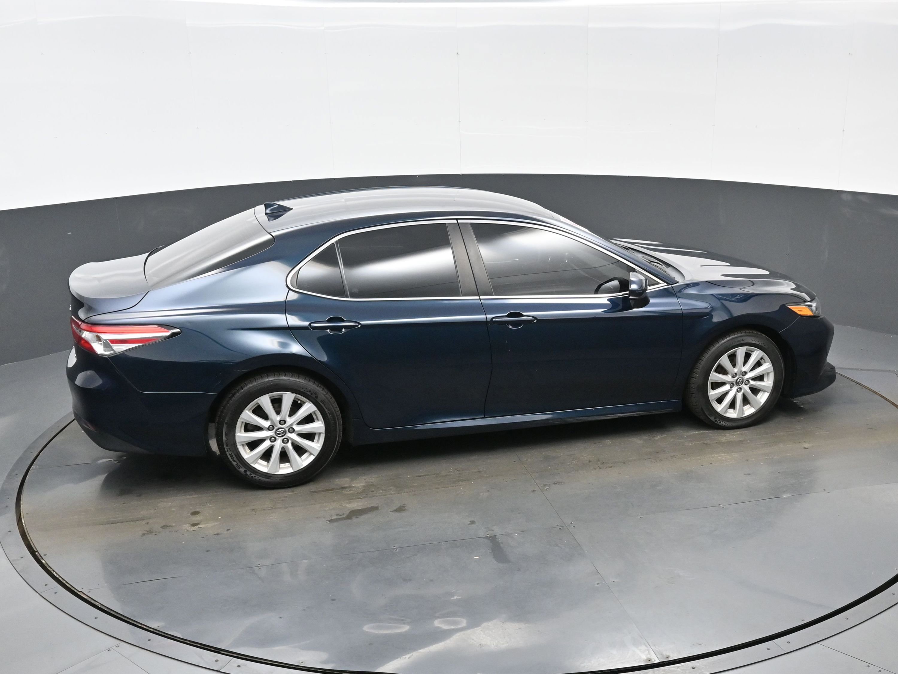 Used 2019 Toyota Camry LE image 40