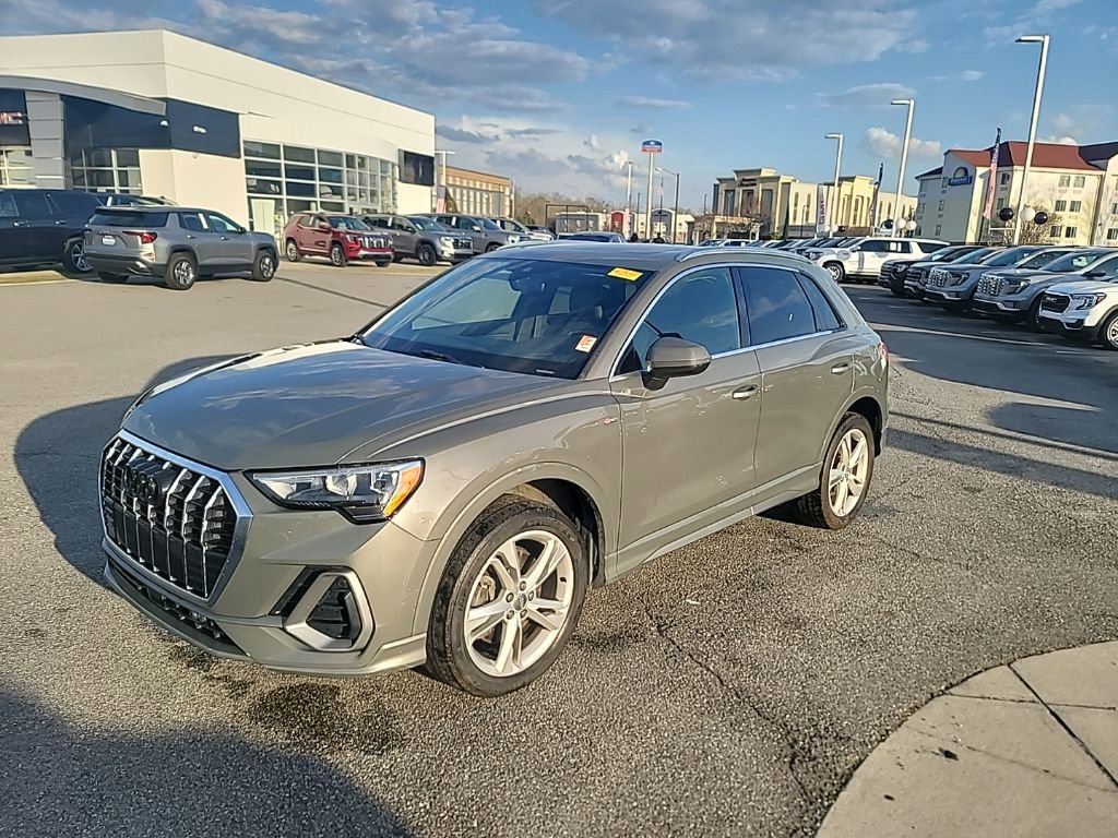 Used 2020 Audi Q3 2.0T Premium w/ Convenience Package image 3