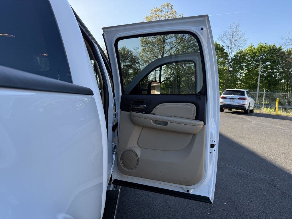 Used 2014 GMC Sierra 3500 Denali AWD/4WD image 22